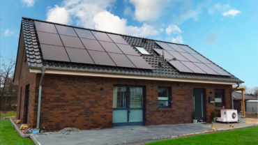Hochwertiges Einfamilienhaus mit innovativer Luft-Wärme-Pumpe: Energieeffizientes Wohnen in Perfektion